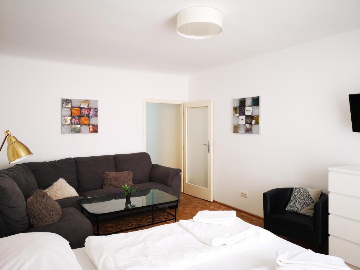 Vienna Studios * Vienna